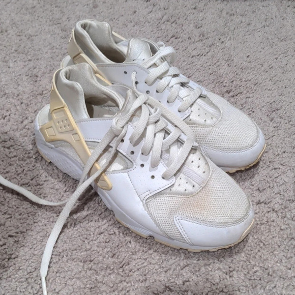 Nike Air Huarache Run White Running 7Y - Picture 1 of 7